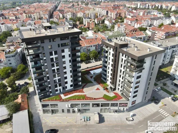 Izdajem parking mesto Branka Bajica Novi Sad