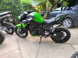 Z900 Kawasaki delovi 2021+ nogostopi levi desni
