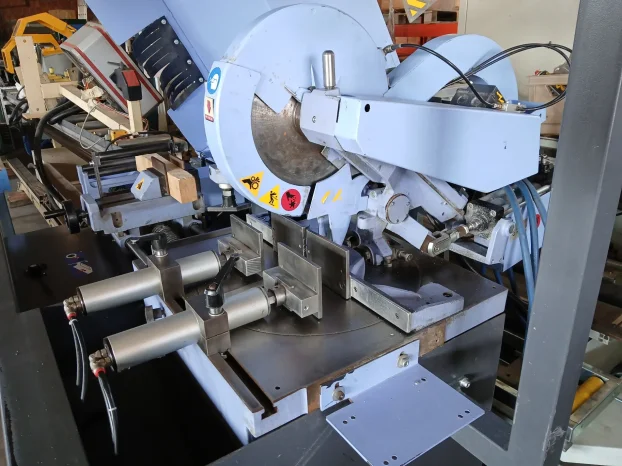 Masina za spojnice MEP