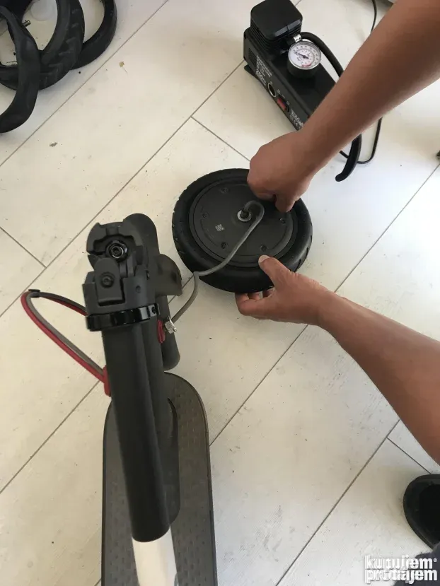 Zamena gume na trotinetu/Ovlašćeni servis za Xiaomi