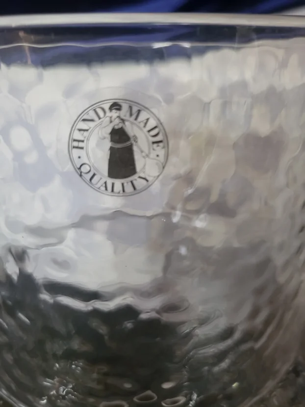 Vaze nova,vintaz duvano staklo.