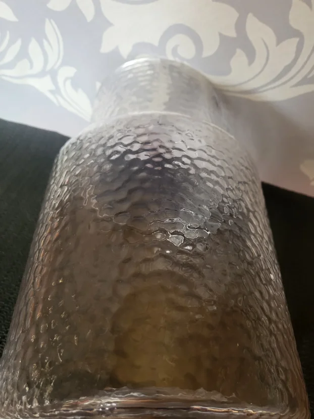 Vaze nova,vintaz duvano staklo.