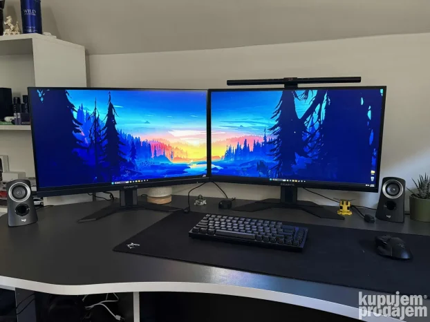 gaming kompjuter sa dva monitora