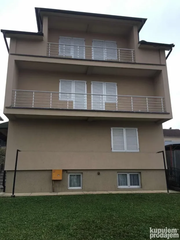 15 Majevicke brigade 51., Kragujevac, Bresnica, 5+ petosobna, 350 m²