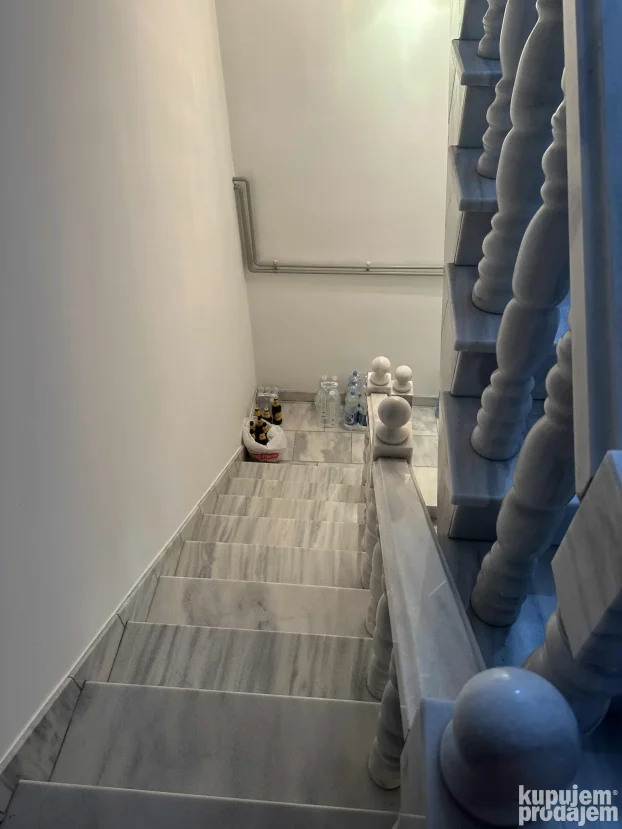 15 Majevicke brigade 51., Kragujevac, Bresnica, 5+ petosobna, 350 m²