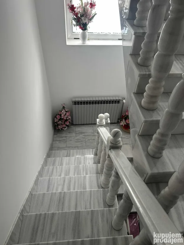 15 Majevicke brigade 51., Kragujevac, Bresnica, 5+ petosobna, 350 m²