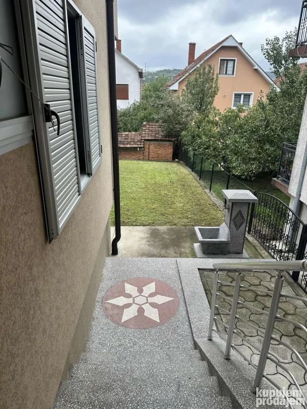 15 Majevicke brigade 51., Kragujevac, Bresnica, 5+ petosobna, 350 m²