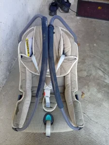 Nosiljka i dečije sedište za auto