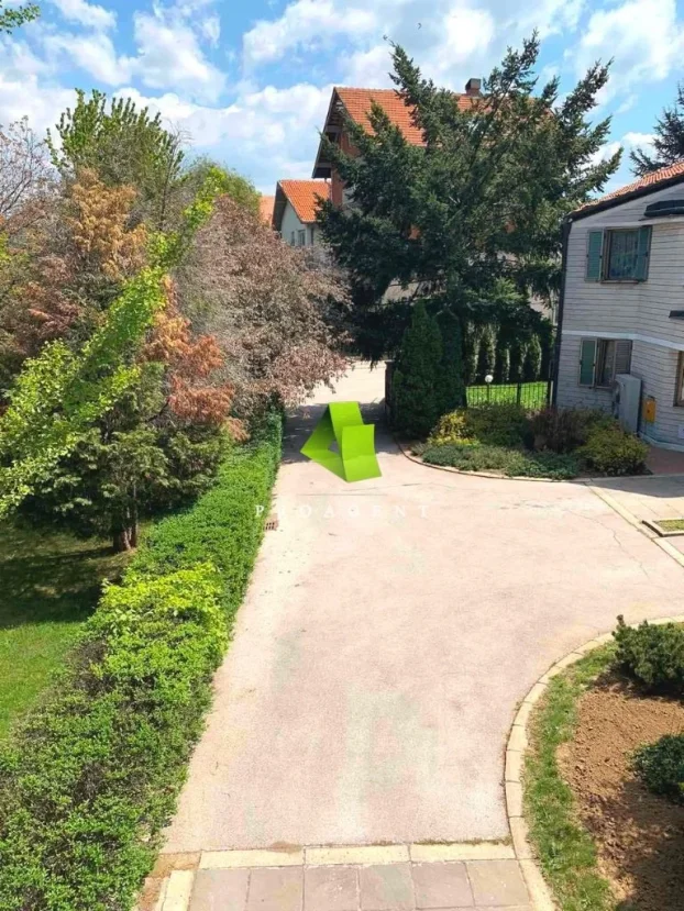 Pantelej, 4.0 četvorosobna, 240 m²