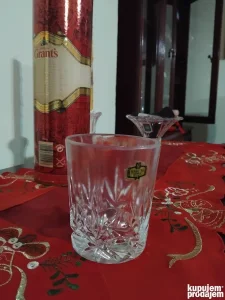 Kristalne case za zestoka pica