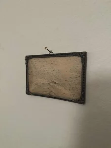 Metalno bokovani zidni ram