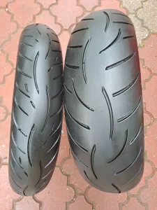 Moto gume metzeler 180/55/17 i 120/70/17 god 2012 top