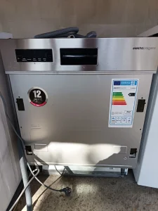 mašina za suđe elektrabregens ugradna12 komp.