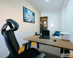 Kancelarijski nameštaj