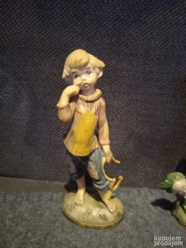 Figure Depose Italy