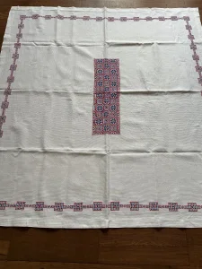 Stolnjak sa vezom 131x122