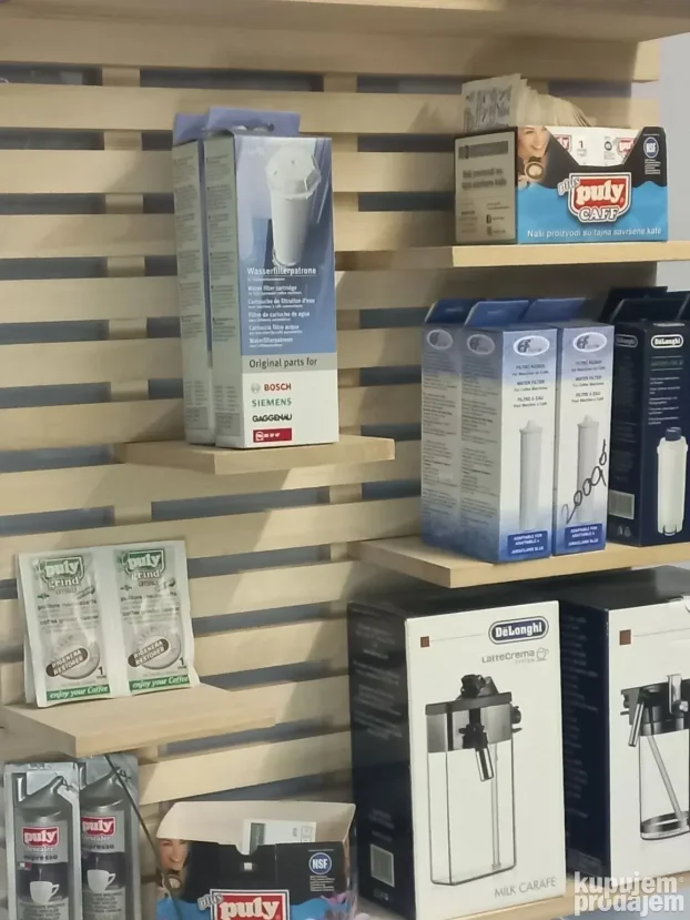 Saeco incanto servisiran sa garancijom i posudom za mleko