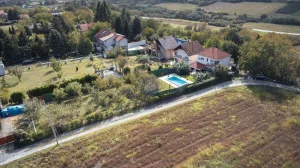 Irig, Širi centar, 4.0 četvorosobna, 74 m²