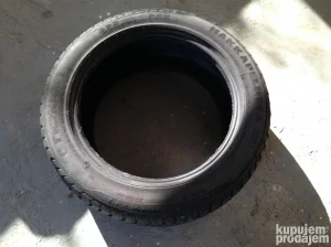 255/50 R19 samo jedna guma NOKIAN
