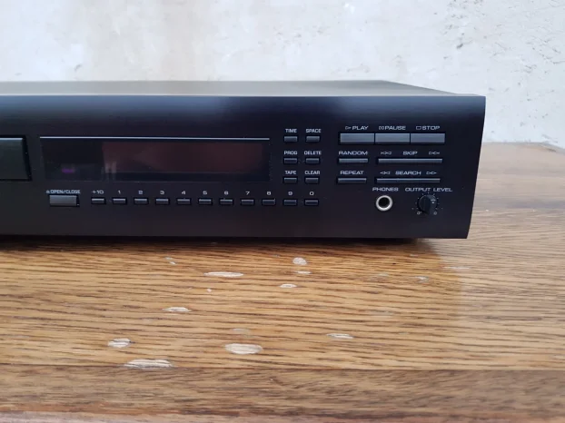 Yamaha CDX-550E