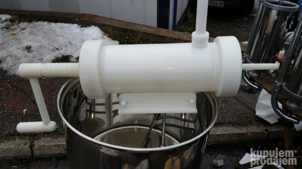 Plietilenski stapov od fi20 mm do fi200