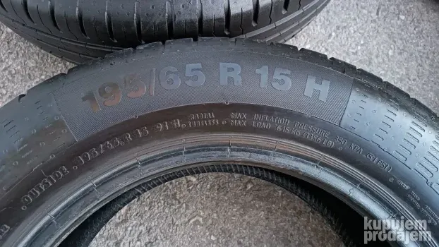 Continental LETNJE 195/65 15 sara 7mm i 6,5mm 195/65 R15