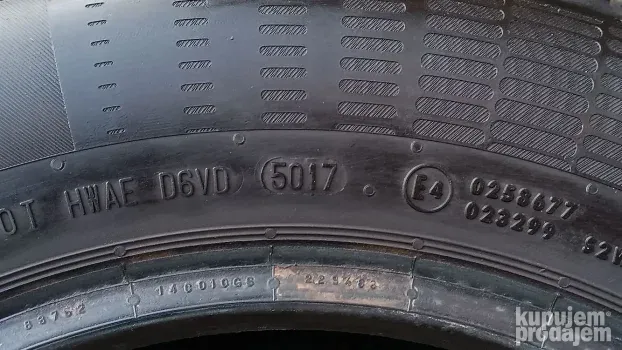 Continental LETNJE 195/65 15 sara 7mm i 6,5mm 195/65 R15