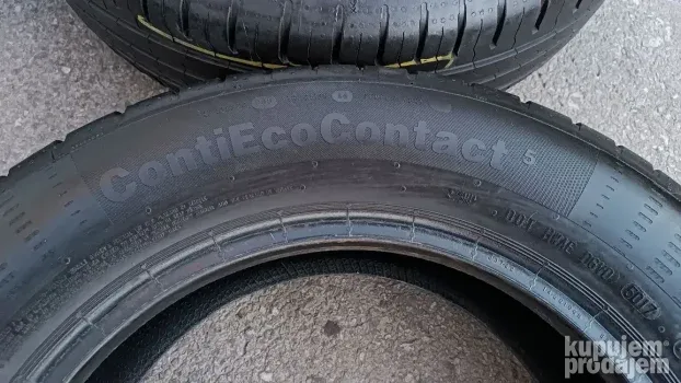 Continental LETNJE 195/65 15 sara 7mm i 6,5mm 195/65 R15