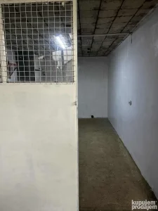 Izdajem garazu - magacin