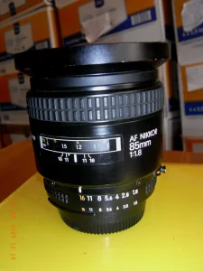 NIKON AF NIKKOR 85mm 1:1,8-portretni objektiv.