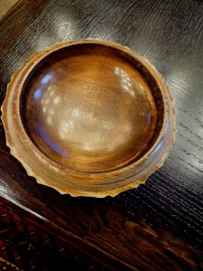 Cinija za kikiriki od drveta mahagoni, 20 cm