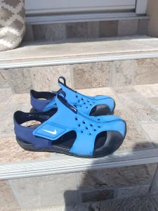 nike decije sandale 31br.
