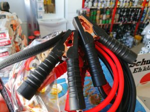 Kabal za startovanje motora