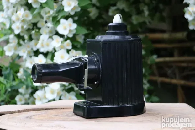 DDR Bakelitni projektor Magican