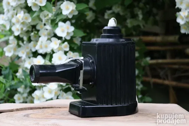 DDR Bakelitni projektor Magican