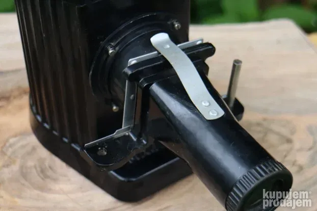 DDR Bakelitni projektor Magican