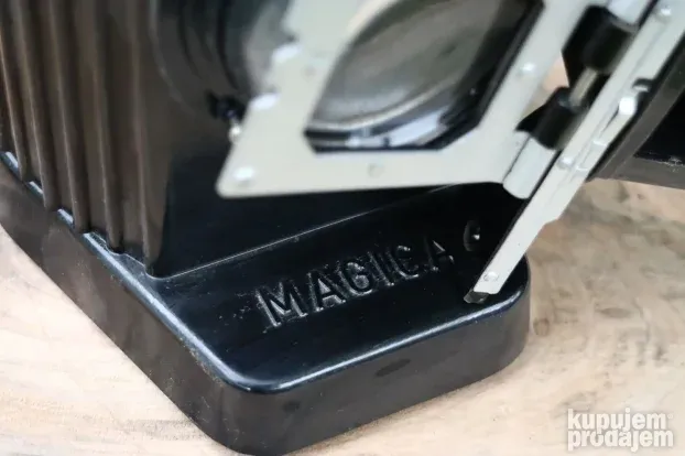 DDR Bakelitni projektor Magican