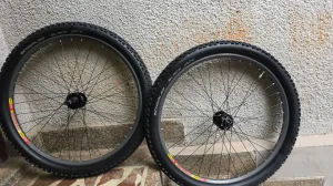 mavic  26 obruci shimano glave schwalbe gume kao NOVO