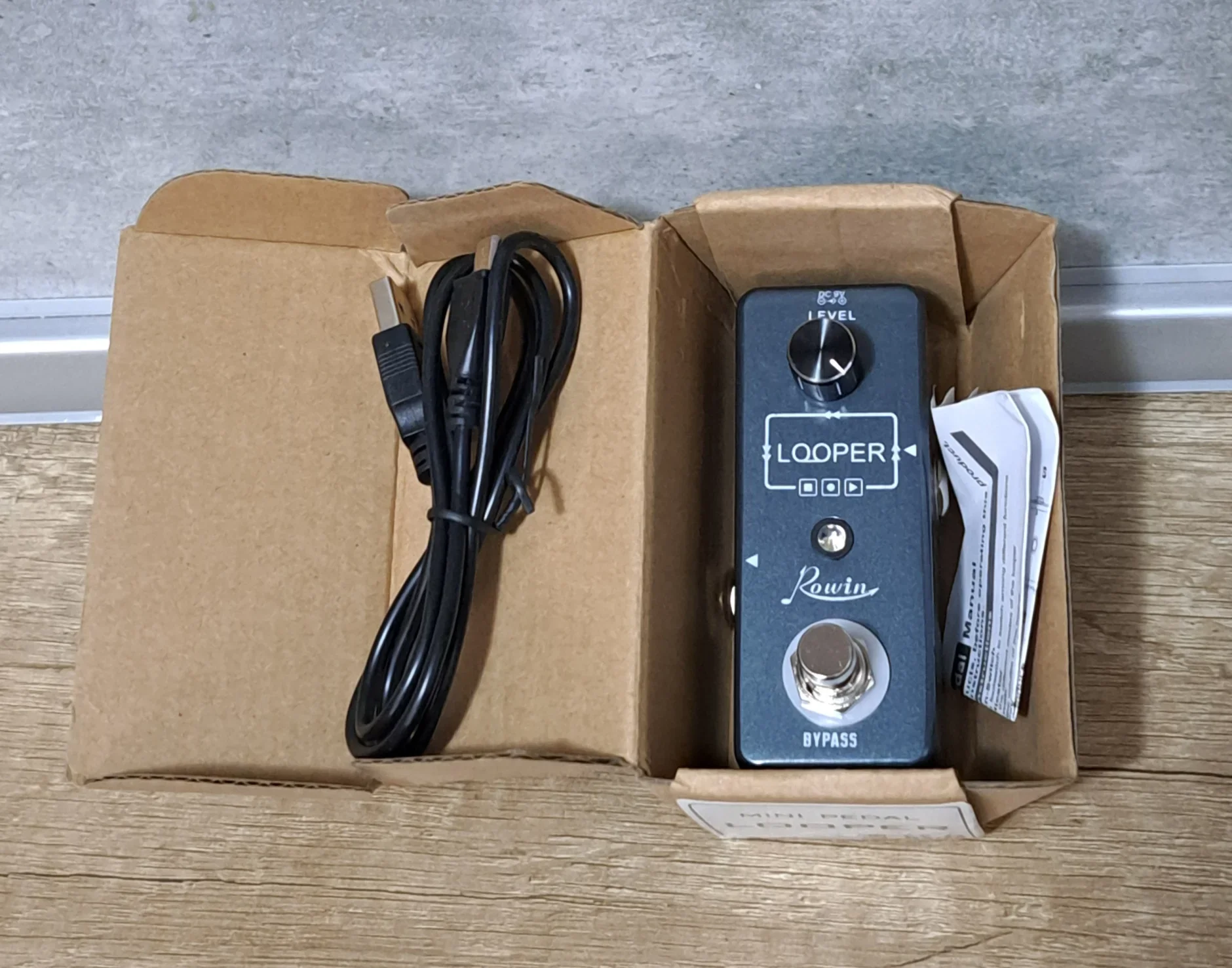 フランス[ランプベルジェ製]・高級アロマオイル[品名パフューマム・デ