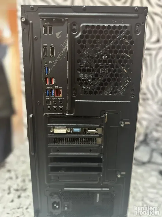 GAMER AMD Ryzen 3500X-16gb ddr4-500gb NVMe-RX 570 8gb DDR5