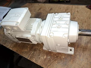 Reduktori 0,55 kw 47 o/min