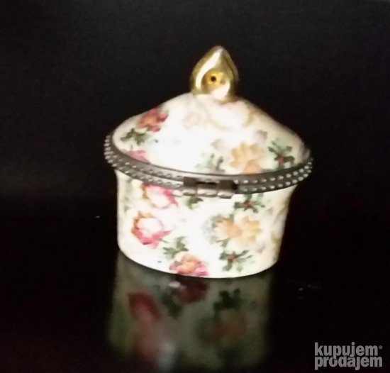 France, Antik. satula-burmutica sa pecatom dizajn. kuće