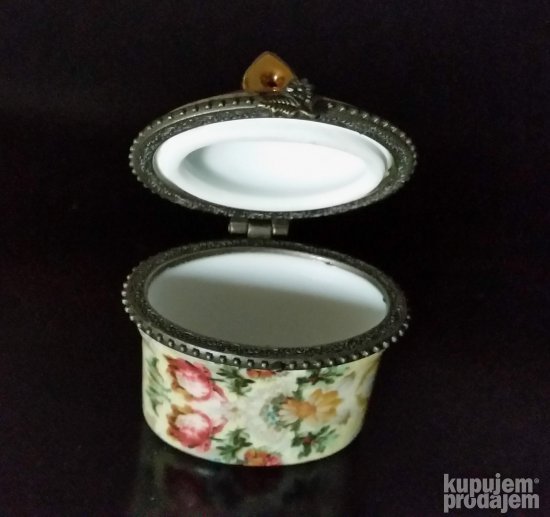 France, Antik. satula-burmutica sa pecatom dizajn. kuće