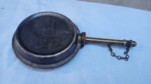 Stara pumpica za podmazivanje oružja