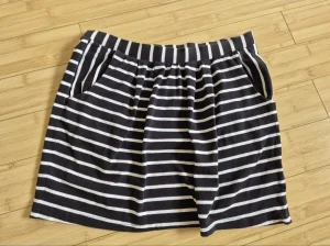 RASPRODAJA VERO MODA mini suknja (Svajcarska)