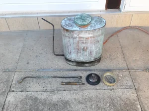 Bakarna prskalica za vinograd, vocnjak, sa rezernim delovima