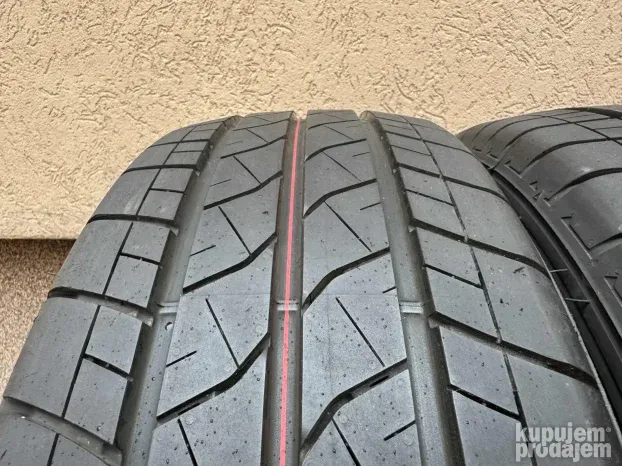 Teretne gume za kombi Bridgestone 215/60/17C 215/60/17 C