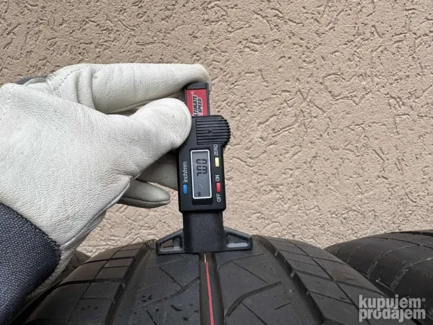 Teretne gume za kombi Bridgestone 215/60/17C 215/60/17 C
