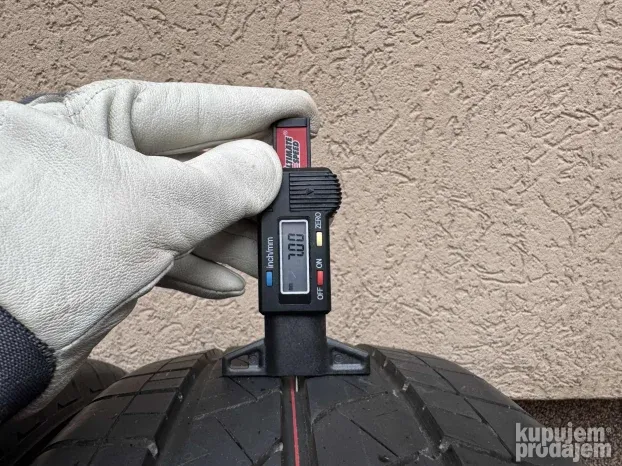 Teretne gume za kombi Bridgestone 215/60/17C 215/60/17 C