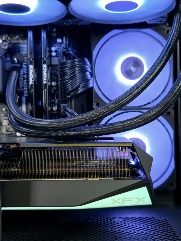 Ryzen 7 7800X3D RX 9070XT B840 32GB 2TB - SM116PC